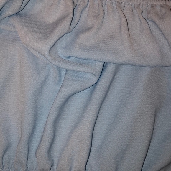 🌟*SOLD. Off the should crop top - Picture 5 of 11